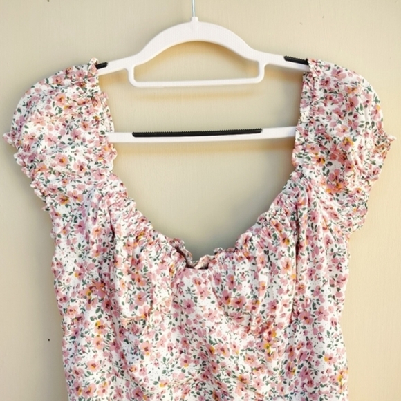 Floral Puff-Sleeve Midi Dress in Light Pink - Picture 4 of 10